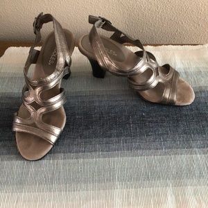 Size 7, Aerosoles silver sandals
